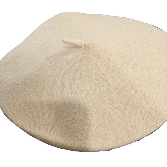 Elegant Light Cream Wool Beret for Women and Teens - Classic Chic Accessory - Picture 3 of 3